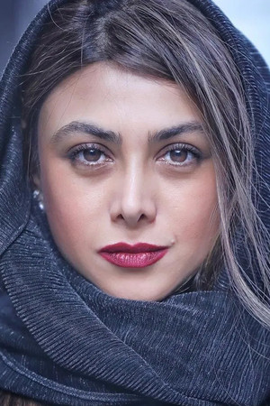 Azade Samadi portrait
