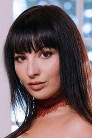 Aya Benetti portrait