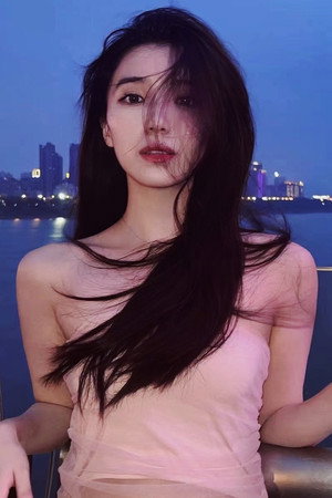 Guo Rong portrait