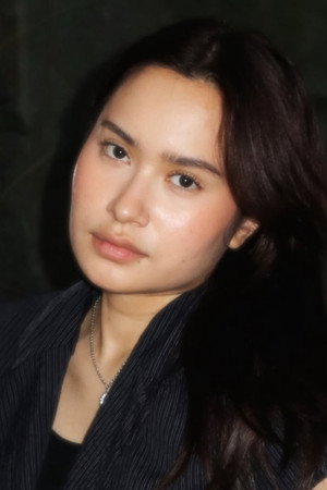 Satine Zaneta portrait