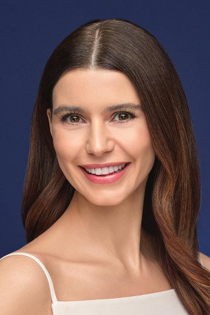 Beren Saat portrait