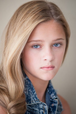 Lizzy Greene portrait