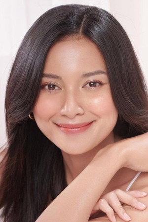 Indah Permatasari portrait