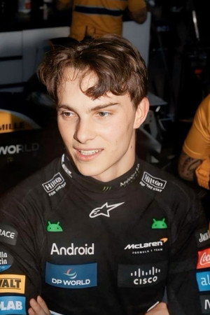 Oscar Piastri portrait