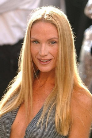 Kelly Lynch portrait