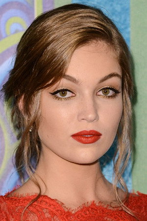 Lili Simmons portrait