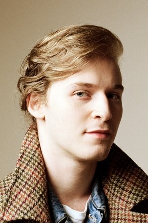 Fred Hechinger portrait