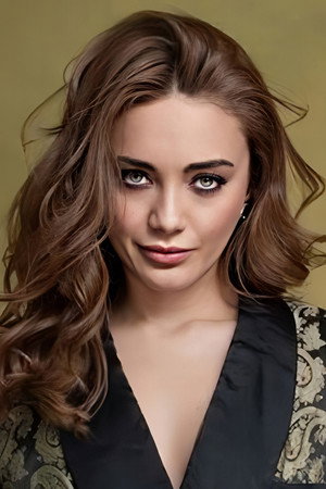 Damla Sönmez portrait