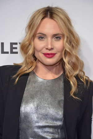 Leah Pipes portrait