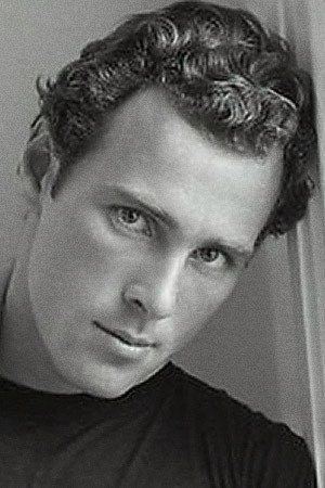 Scott Taylor portrait