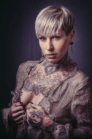 Cat Coxx portrait