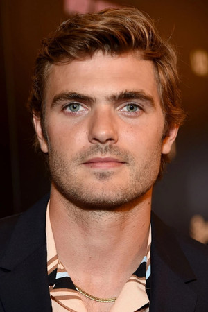 Alex Roe portrait