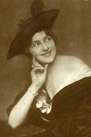 Mela Schwarz portrait