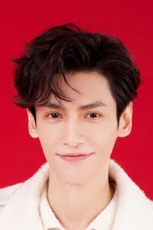 Luo Yunxi portrait