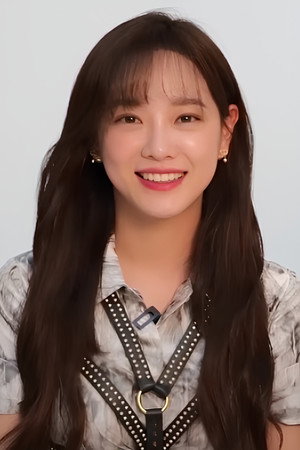 Kim Se-jeong portrait