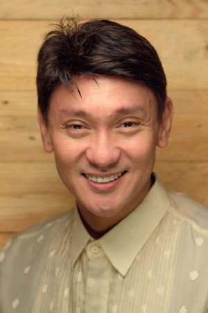 Roeder Camañag portrait