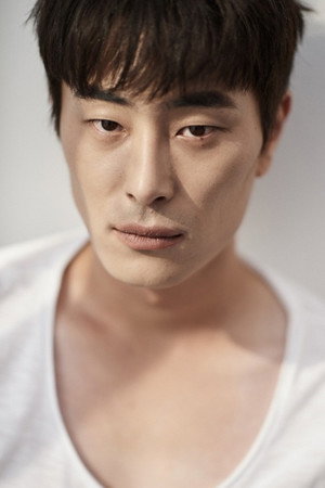 Park Jun-hyuk portrait