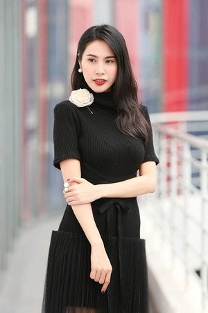 Thủy Tiên portrait