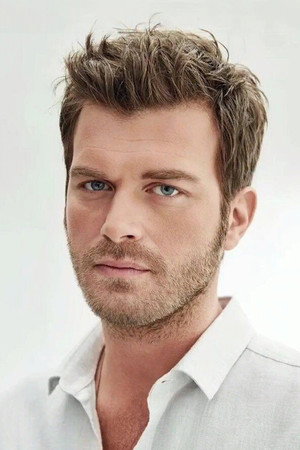 Kıvanç Tatlıtuğ portrait