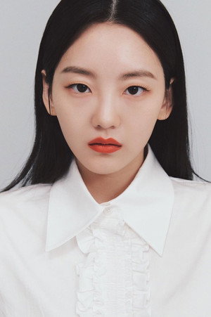 Cho Yi-hyun portrait