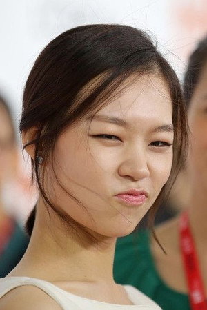 Han Ye-ri portrait