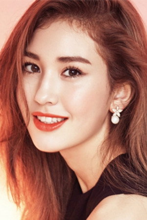 Jeon Somi portrait