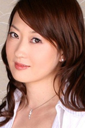 Saori Ikuta portrait