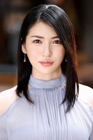 Aya Shiomi portrait