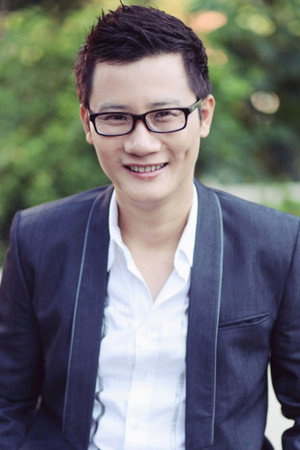 Hoàng Bách portrait