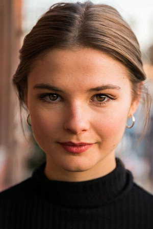 Stefanie Scott portrait