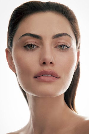 Phoebe Tonkin portrait