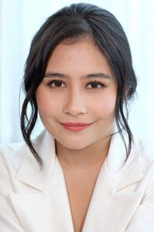 Prilly Latuconsina portrait