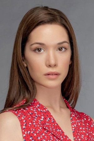 Hazal Subaşı portrait