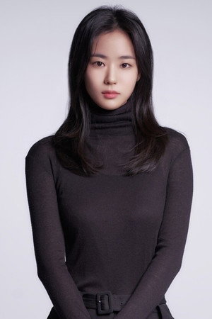 Lee E-dam portrait