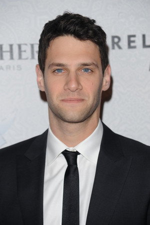 Justin Bartha portrait