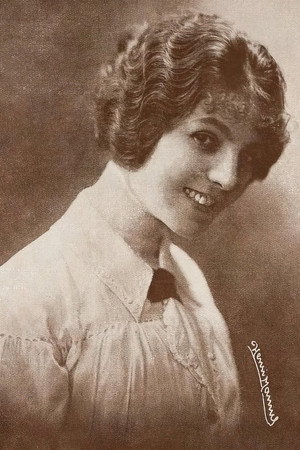 Suzanne Grandais portrait
