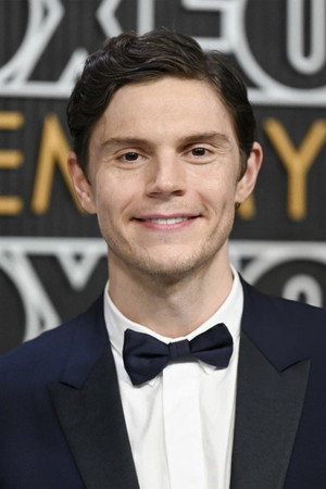 Evan Peters portrait