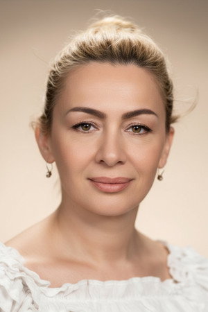 Nur Erkut portrait
