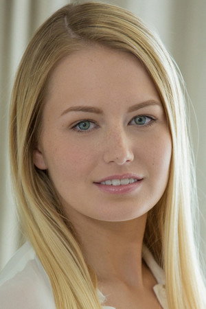 Scarlett Sage portrait