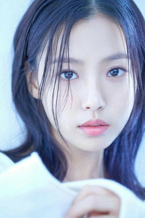 Go Min-si portrait