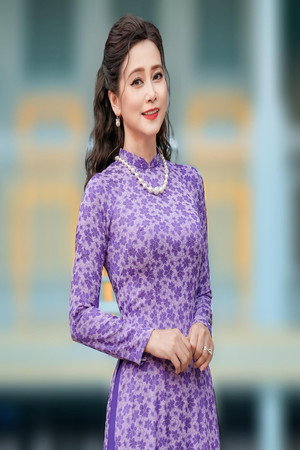 Tuyết Thu portrait