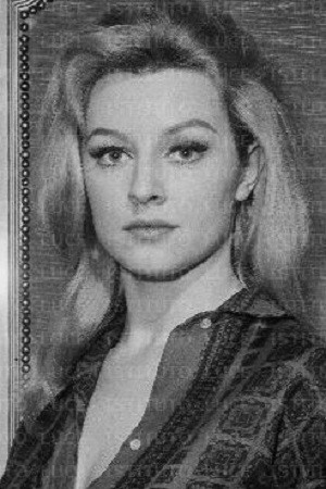 Ivy Holzer portrait