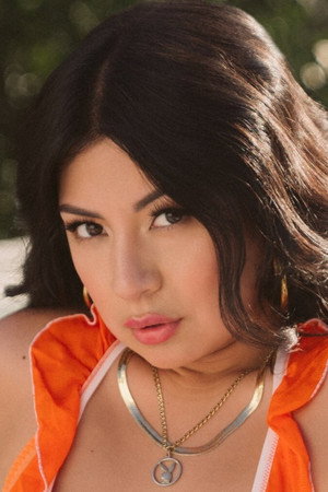 Cami Strella portrait