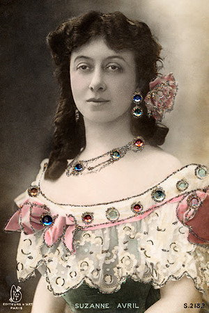 Suzanne Avril portrait