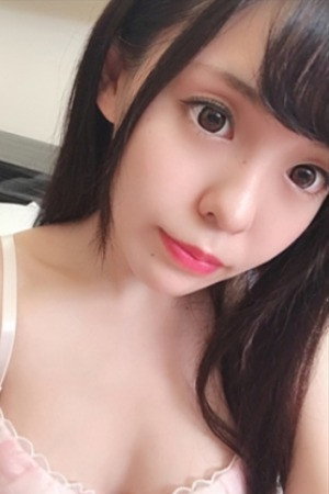 Reika Hozumi portrait