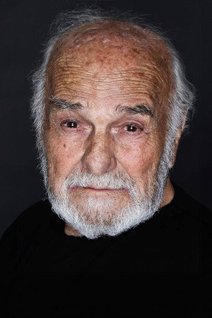Erol Aksoy portrait
