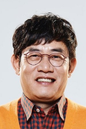 Lee Kyung-kyu portrait