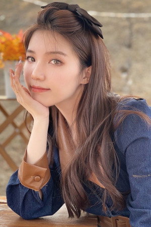 Guo Rong portrait