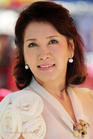 Kim Min-jung portrait
