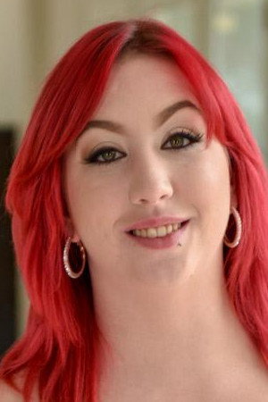 Tessa Faye portrait